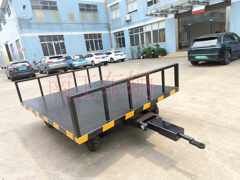 3吨乐竞（中国） 前后护栏固定平板车