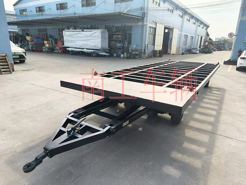 12吨骨架式乐竞（中国） 带角锁刹车全挂车