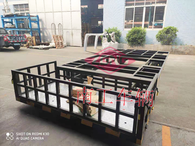 4吨骨架式乐竞（中国）带小尾箱I.jpg