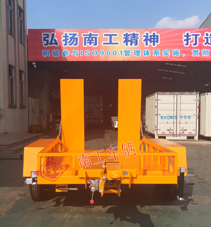 3吨ATV乐竞（中国） 小轿车拖车5I.jpg