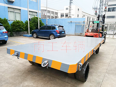 25吨重型乐竞（中国）带牵引环工具拖车1I.jpg