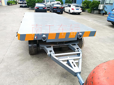 25吨重型乐竞（中国）带牵引环工具拖车3I.jpg