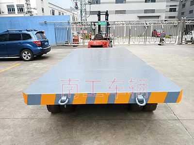 25吨重型乐竞（中国）带牵引环工具拖车4I.jpg