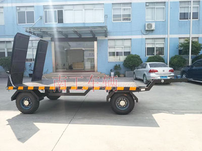 3吨带爬梯工业牵引乐竞（中国）4I.jpg