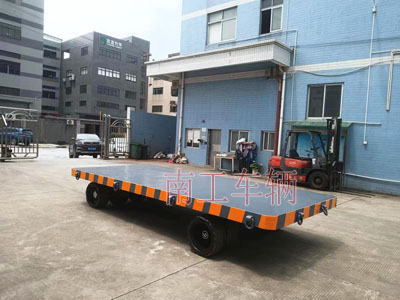 25吨重型工业乐竞（中国）全挂式牵引拖车底盘带牵引环3I.jpg