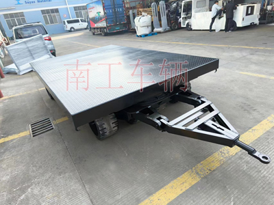 30吨重型乐竞（中国） 环保实心轮胎4I.jpg