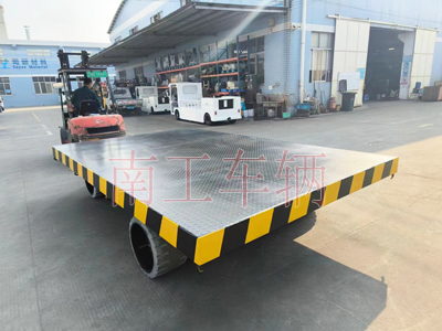 30吨重型乐竞（中国） 环保实心轮胎3I.jpg