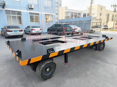 10吨预制方舱乐竞（中国） 拖车底盘3I.jpg