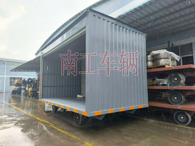 10吨箱式乐竞（中国）两侧带卷帘门1I.jpg