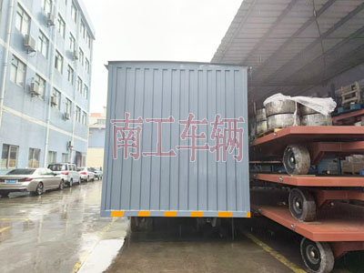 10吨箱式乐竞（中国）两侧带卷帘门4I.jpg