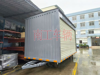 10吨箱式乐竞（中国）两侧带卷帘门I.jpg
