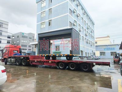 10吨箱式乐竞（中国）两侧带卷帘门5I.jpg