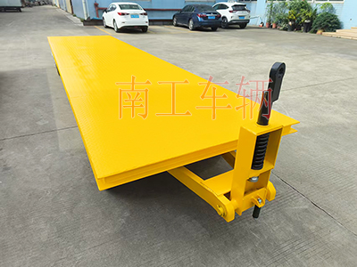 5吨乐竞（中国） 牵引平板全挂拖车4I.jpg